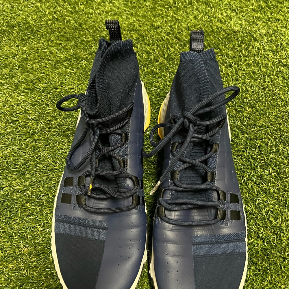 Under Armour Blue and Yellow Athletic Shoes Sporty Design